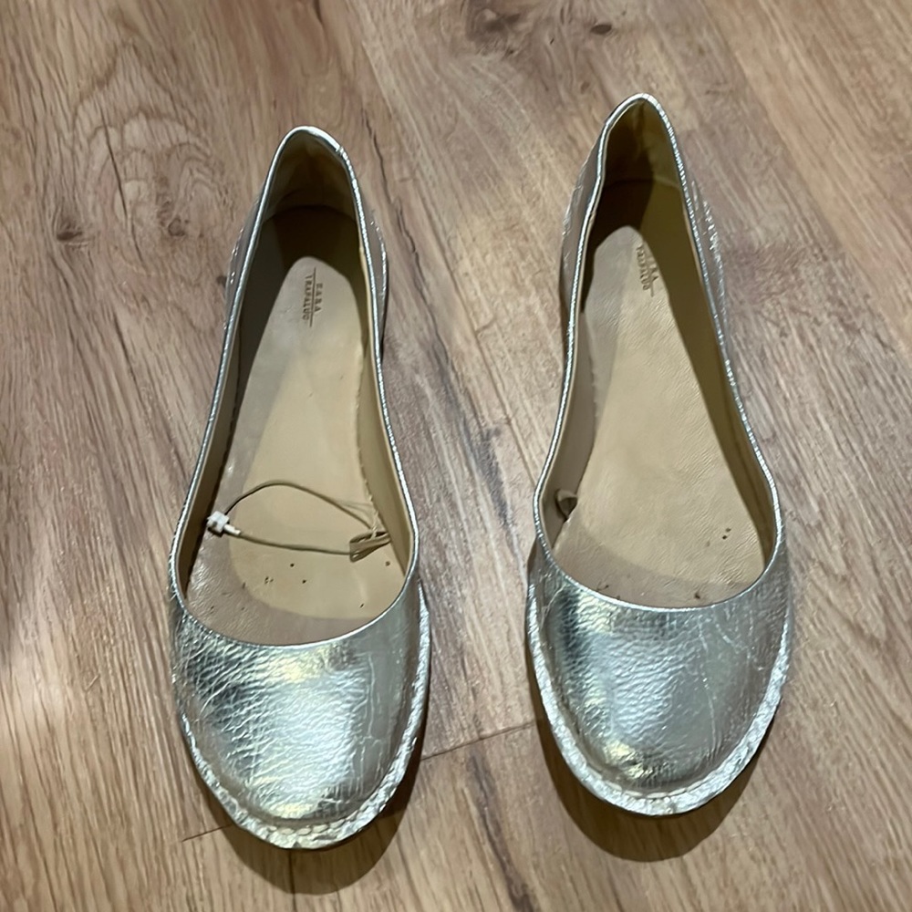 Aldo silver like foil flat shoes